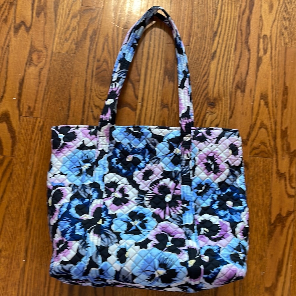 Lovely Spring collection Vera Bradley, tote bag